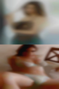 Aguantador naked en la cama.